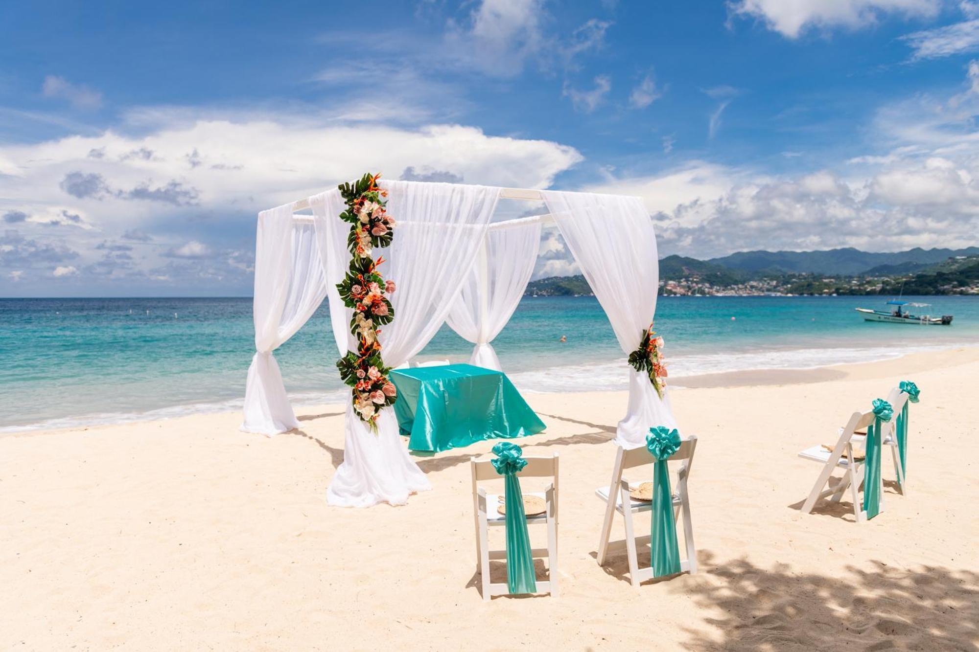 Mount Cinnamon Resort & Beach Club St. George's Eksteriør billede