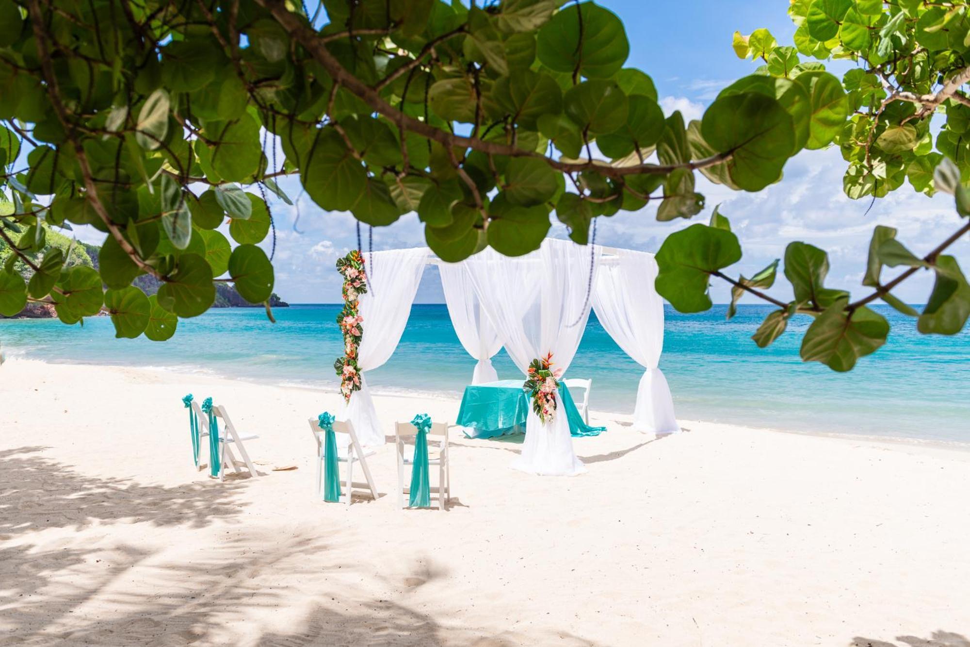 Mount Cinnamon Resort & Beach Club St. George's Eksteriør billede
